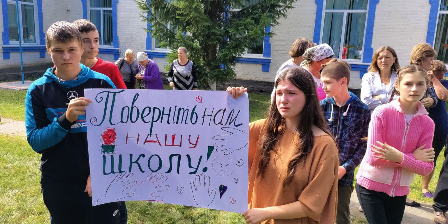 «Не знайшовся той, хто захистив би Стуса» Закрили школу імені Героя України Василя Стуса в його рідному селі Рахнівка, що на Вінниччині